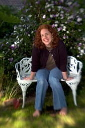 ###Rare Redhead: Brooke Cole, 26, Ocala### Redheaded Brooke Cole, 26, of Ocala, sits in her garden in the Ocala Historic District. She required additional pain relievers while giving birth to her daughter Symon Cole, now age 4. There is research about redheads that finds them more senitive to pain, Thursday afternoon, April 14, 2005, Ocala, FL, USA. (Jannet Walsh/Star-Banner)2005