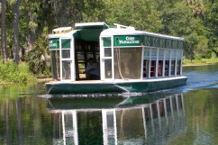 ###Ocala Star-Banner - Silver Springs has new owners , Silver Springs FL - Contact photographer at 352-598-7976. Photo Editor Alan Youngblood, 352-598-7967### Glass Bottom Boats take guests on the famous botas with a glass panel for looking at the water at Silver Springs, Wednesday afternoon, May 3, 2006, Silver Springs, FL. ( Photo by Jannet Walsh/Star-Banner)2006